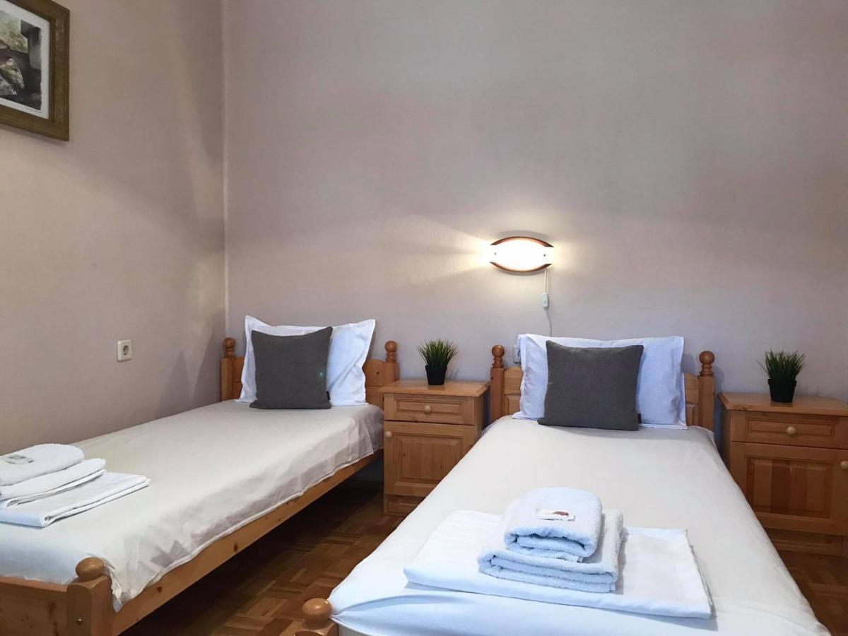 Къща За Гости Загорски Hotel Kalofer Exterior photo